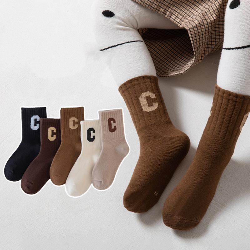 5 пар детских носков средней длины, модные хлопковые носки с буквой C для детей, осенне-зимняя теплая обувь, плюшевые длинные носки для мальчиков и девочек 1-8 лет