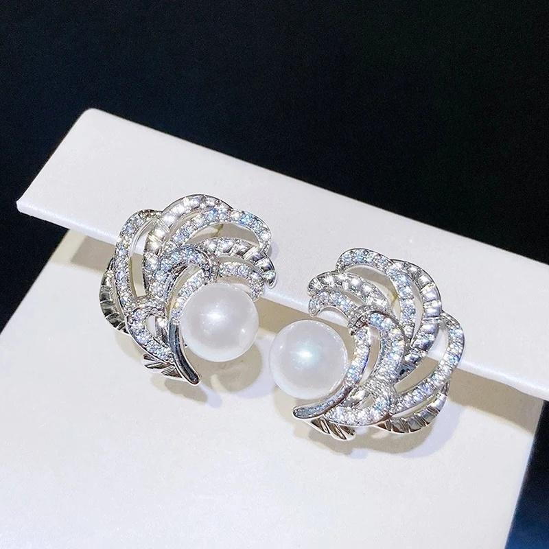 Huitan Chic Charming Bling Bling Cubic Zirconia Stud Earrings for Women Elegant Girls’ Birthday Gift Aesthetic Wedding Jewelry