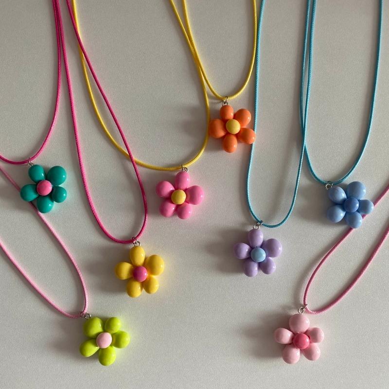 Cute Flower Necklace Colorful Pendant Necklace Romance Neck Jewelry Acrylic Material Gift for Girls and Youthful Women