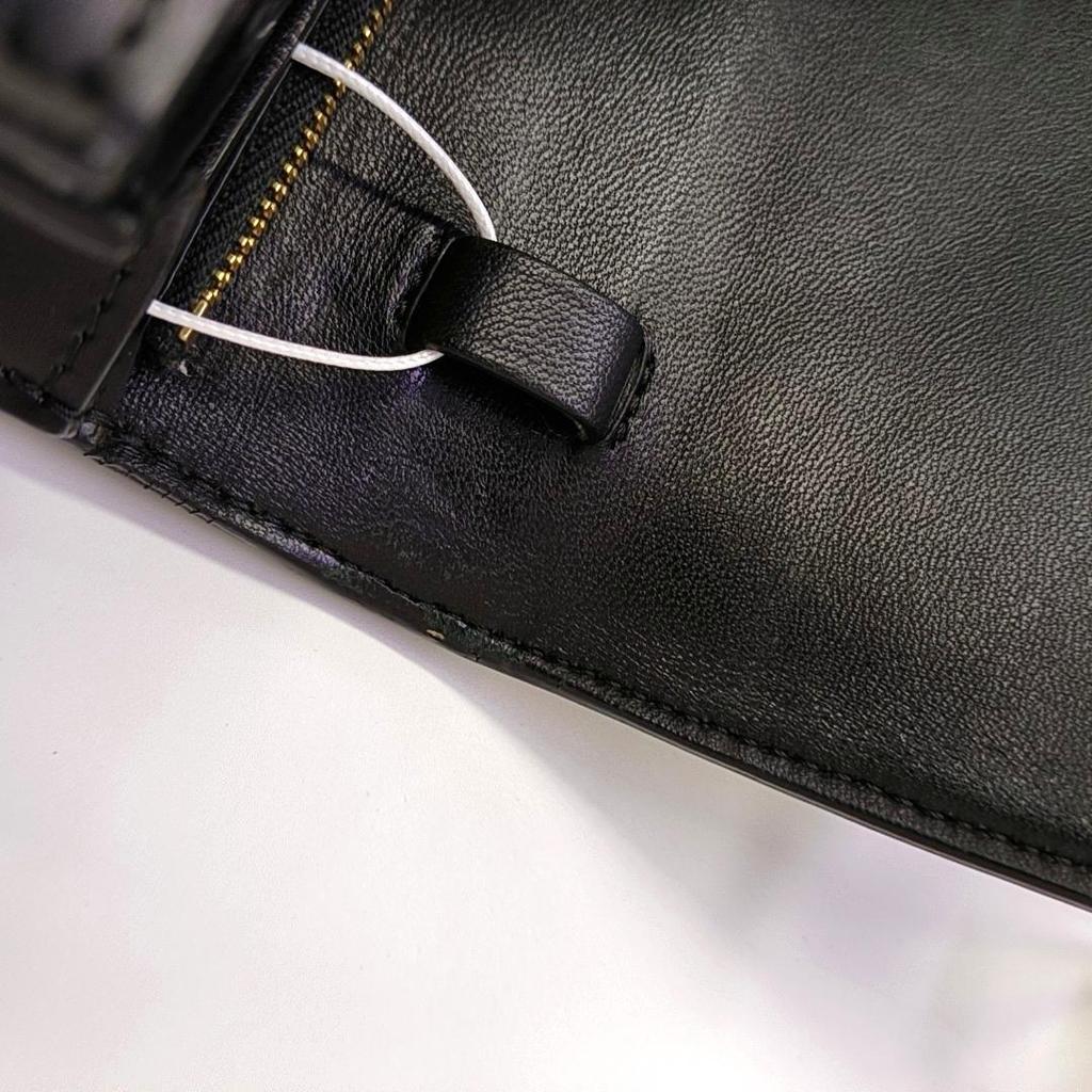 [Pre-Owned] Classic Box Polished Gold Buckle Leather Tofu Bag Shoulder Bag Crossbody Bag Medium - Good #1537TA3