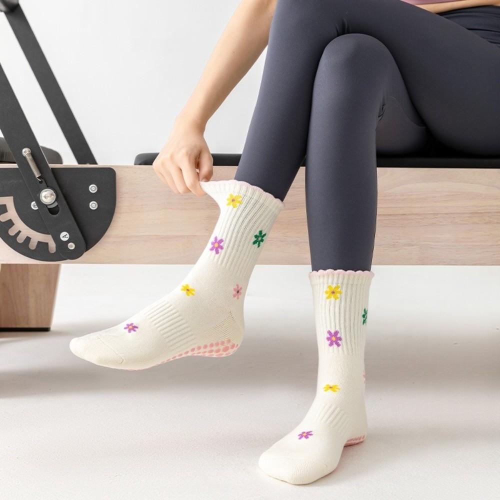 Breathable Pilates Socks Non-Slip Cuffed Mid Tube Socks Fashion Yoga Socks for Women