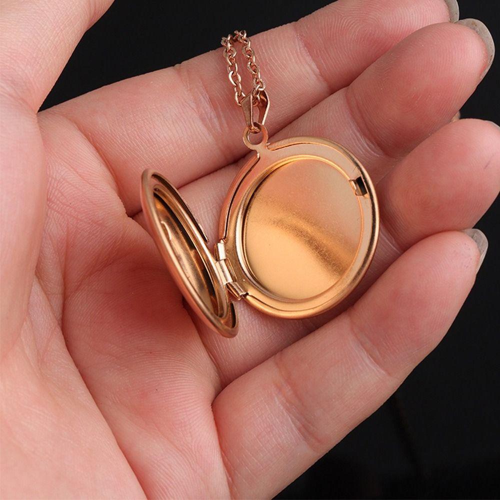 Jewelry Gift Necklaces Round Photo Frames Pendant Creative Photo Picture Locket  For Women