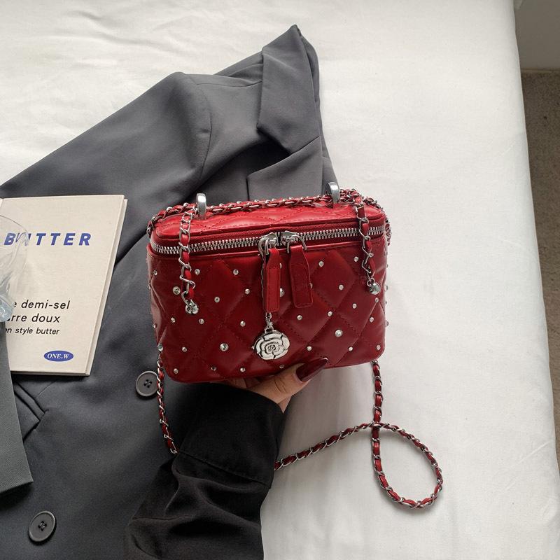 Korean Version of Fashionable Xiaoxiangfeng Diamond Chain Bag Women's Bag 2025 New Simple Small Square Bag Versatile Messenger Box Bag