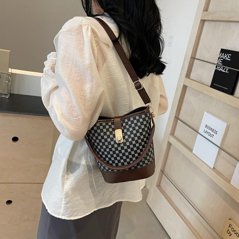 Trendy Women's Bucket Bag Stylish Retro Crossbody Satchel For Daily Use In Black Beige Coffee Khaki