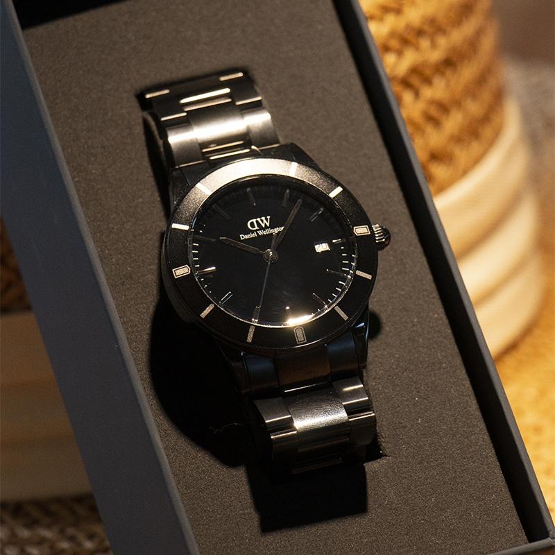 Daniel Wellington Watch Quartz Movement Stainless Steel Strap 40mm Black Dial Men's Watch Men's Watch New Model DW00100821
