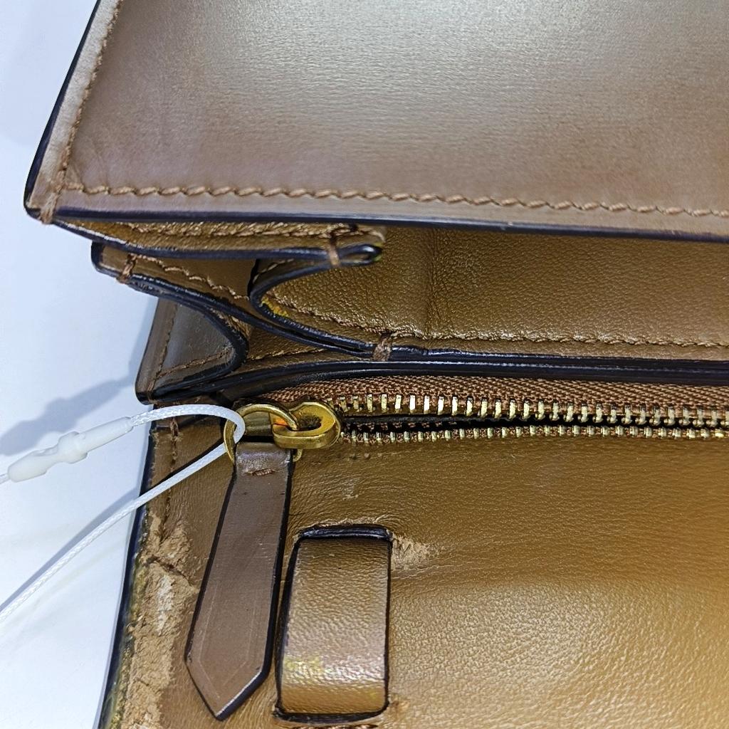 [Pre-Owned] Classic Box Gold Buckle Polished Calfskin Tofu Square Crossbody Shoulder Bag Medium - Fair #1PD4JS8