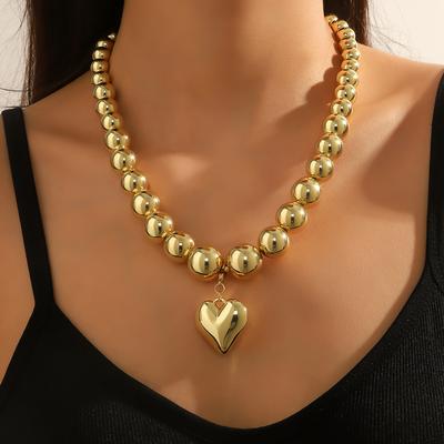 Преувеличенный набор подвесок в форме персикового сердца Женское ожерелье из пластиковых бусин CCB + браслет Модные аксессуары Элегантные Универсальные Повседневные Украшения для ключицы