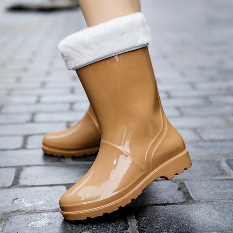 Medium tube four-season rain shoes women's warm special plastic shoes medium top non-slip water boots kitchen velvet rain boots work rubber shoes
