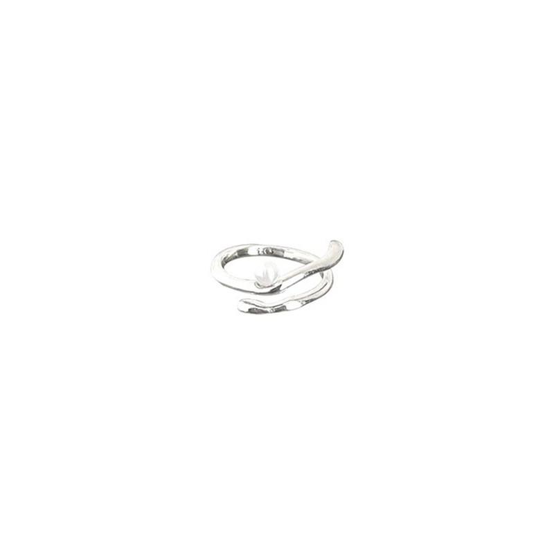 Summer Pearl Classy Ring For Women Featuring Stylish Geometric Design