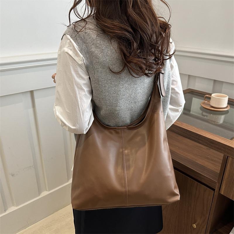 Light Luxury Lazy Style Underarm Tote Bag Winter New Niche Design Shoulder Bag Simple Casual Commuter Bag
