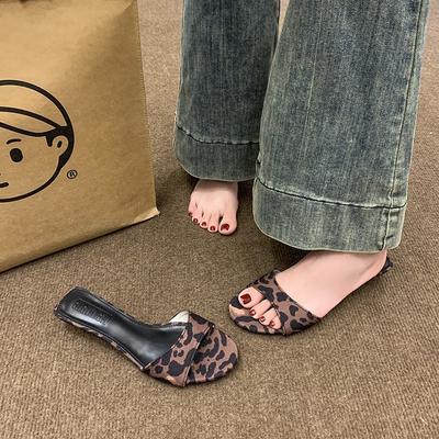 Леопардовые танкетки женские летние новые модные универсальные темпераментные шлепанцы сандалии