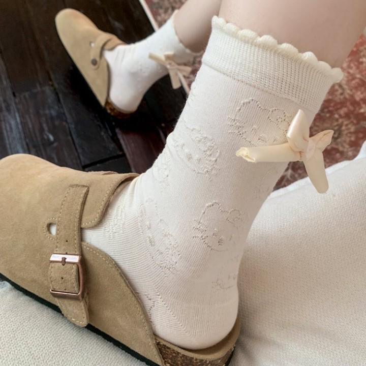 Early Autumn Embossed Cat Bow Mid-Calf Ballet Style Women's Socks