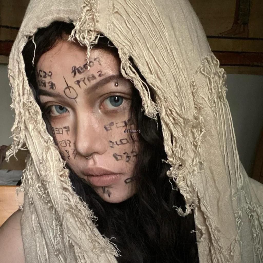 Dune-Style Wasteland Scarf Cape: Battle-Damaged Beggar Hood Accessory