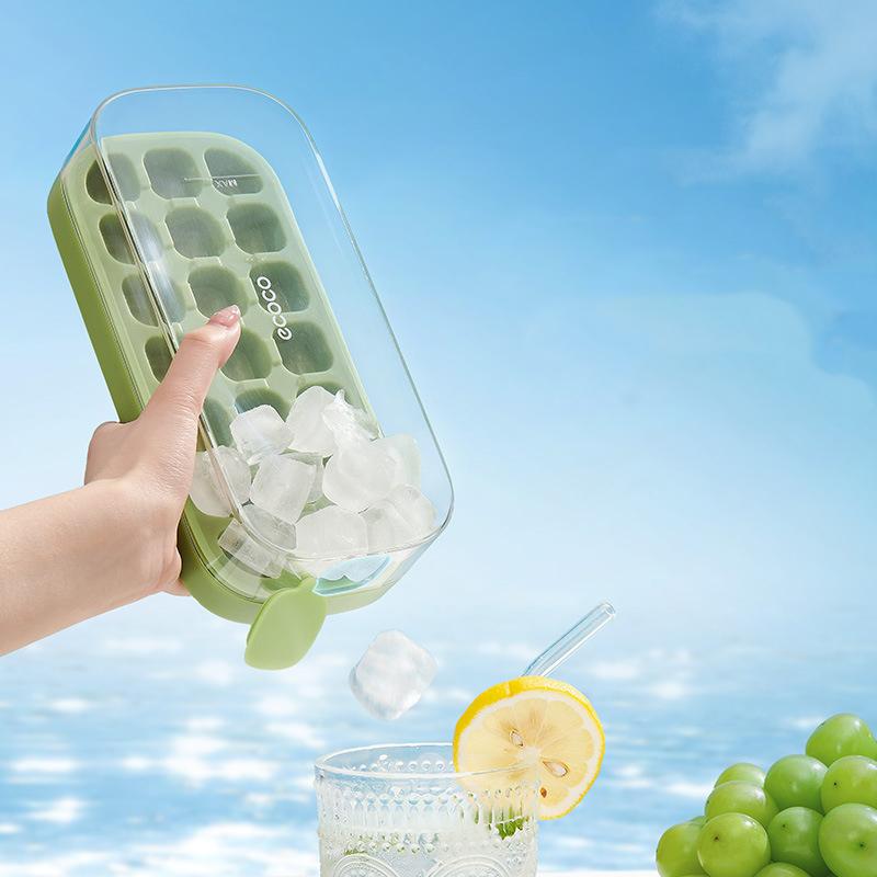 Силиконовая форма для кубиков льда с крышкой для одного нажатия и контейнером, штабелируемая форма для льда для морозильной камеры, аксессуары для напитков на лето