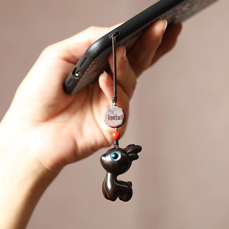 Брелок и ремешок для телефона в виде мультяшного оленя из сандалового дерева - Унисекс плетеный орнамент