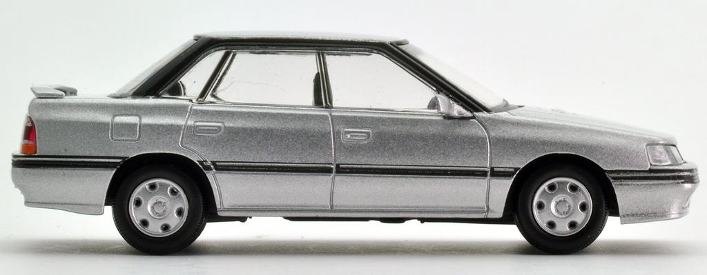 Tomica Limited Vintage Neo Масштаб Subaru Legacy GT Готовая модель 1/64 LV-N132b (Серебряный)