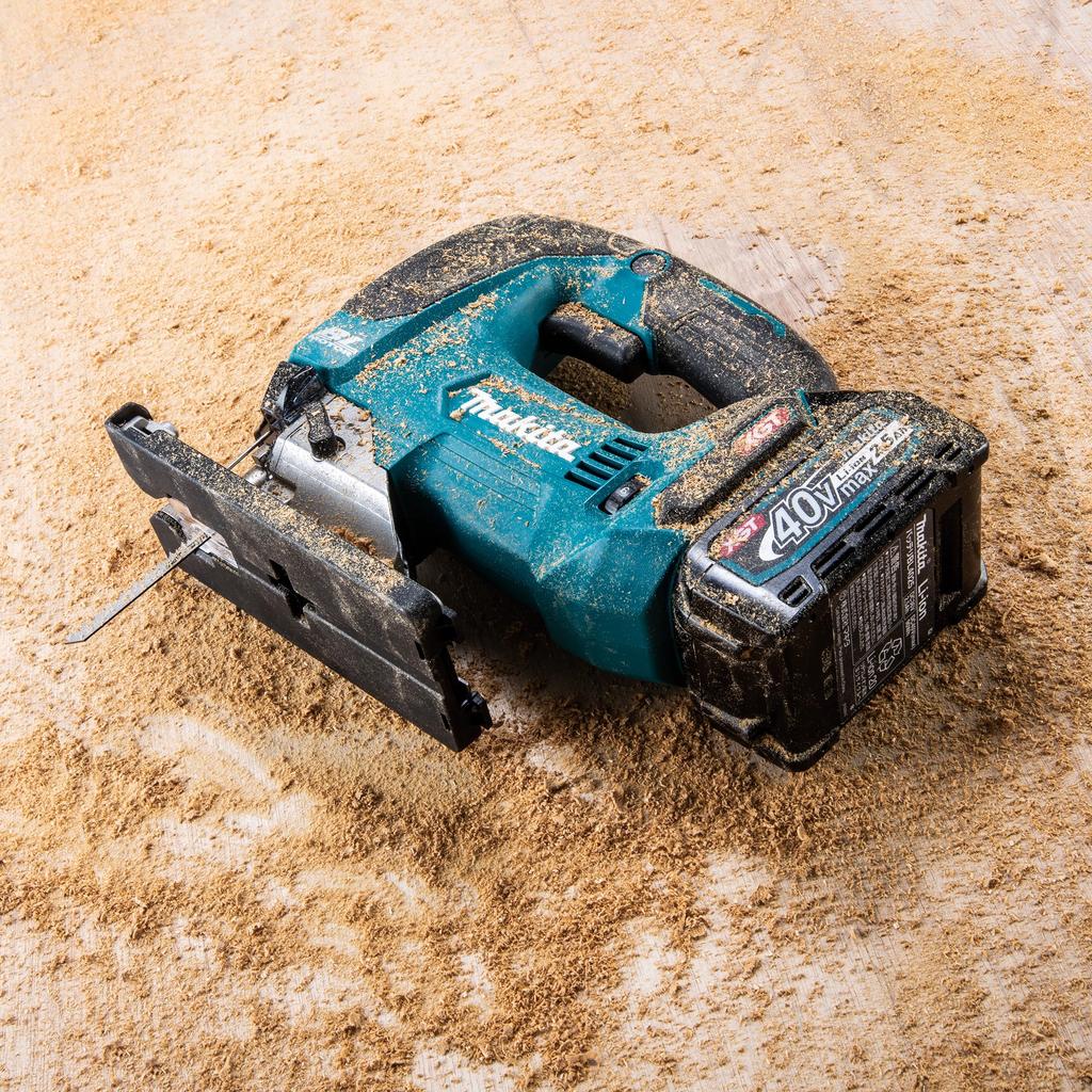 Аккумуляторный лобзик Makita 40Vmax и кейс проданы JV002GZ (Аккумулятор, зарядное устройство, отдельно)