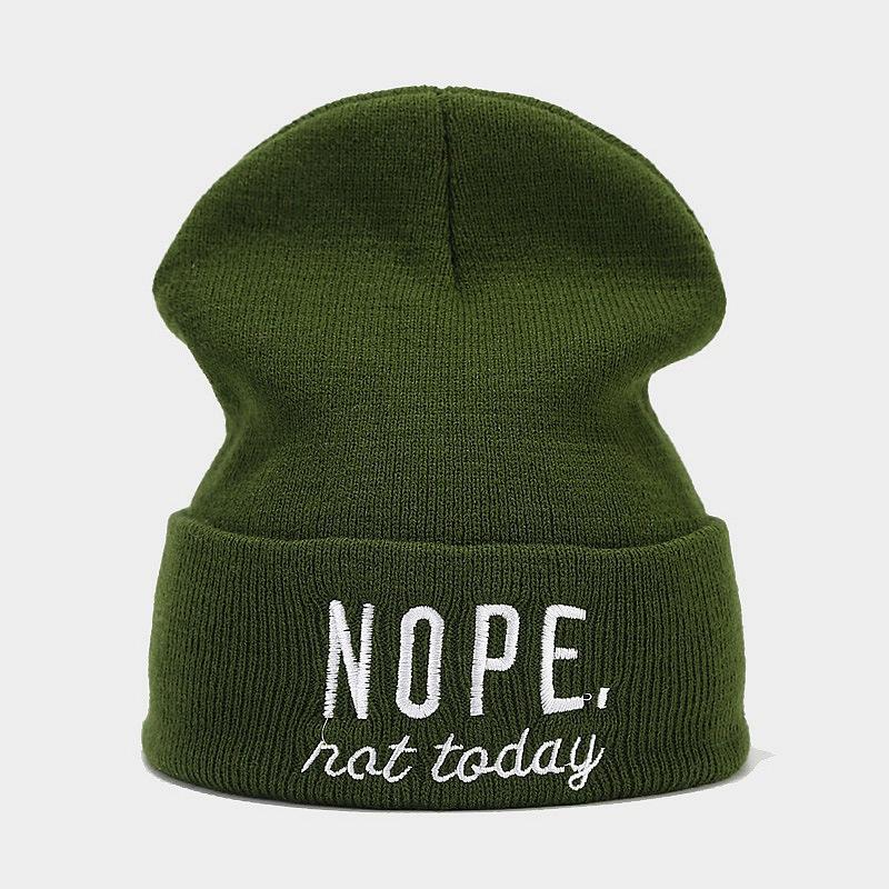 Autumn and winter new fashionable versatile letter embroidery knitted hat men's literary and retro stacking hat women's warm wool hat tide