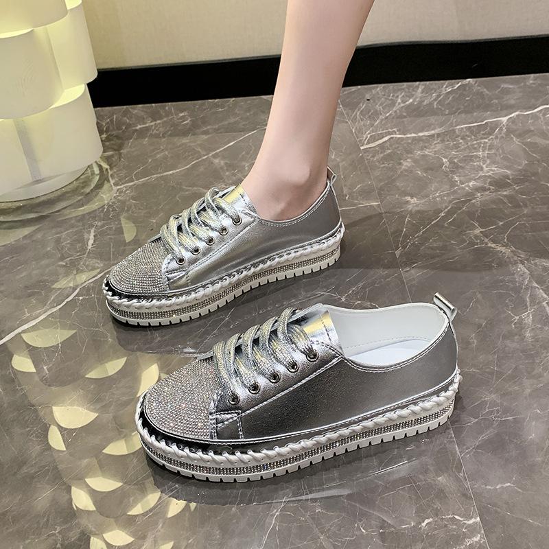 Модные туфли большого размера со стразами для женщин 2024 года, новые повседневные и удобные туфли на шнуровке со шнуровкой