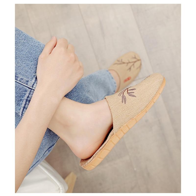 Женские льняные тапочки с вышитым верхом на лето