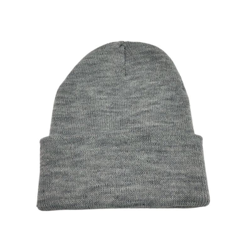 Уютные вязаные шерстяные шапки на осень и зиму - однотонные