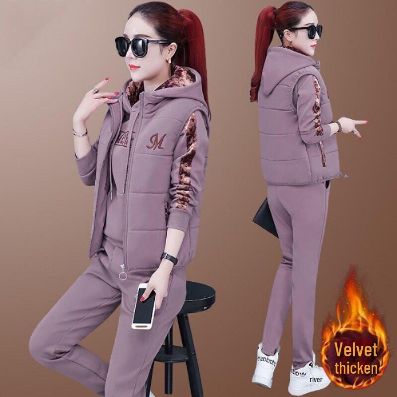 Женская спортивная одежда больших размеров из бархата: Утолщенный костюм-тройка для повседневной моды осень/зима 2023