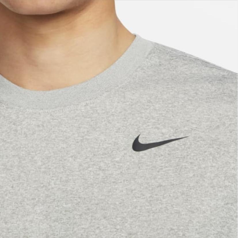 Nike Футболки мужские серые с круглым вырезом прямого кроя DX0990-063