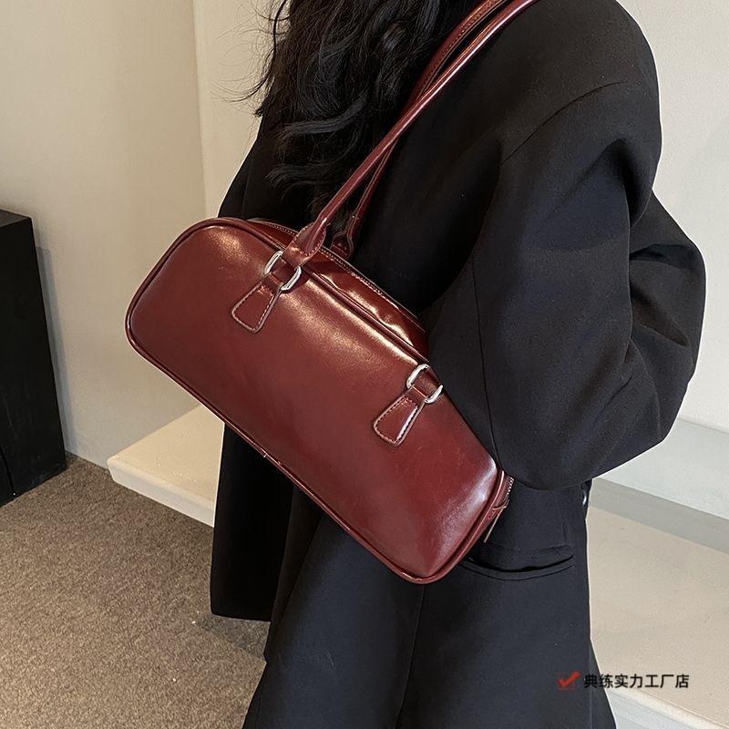 Korean version retro fashion versatile bag handbag new portable bowling shoulder bag commuter armpit bag