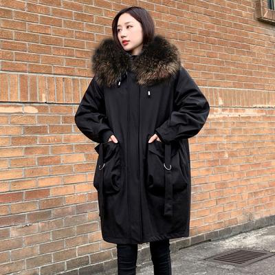 Свободное пальто со съемной внутренней подкладкой и стильным дизайном