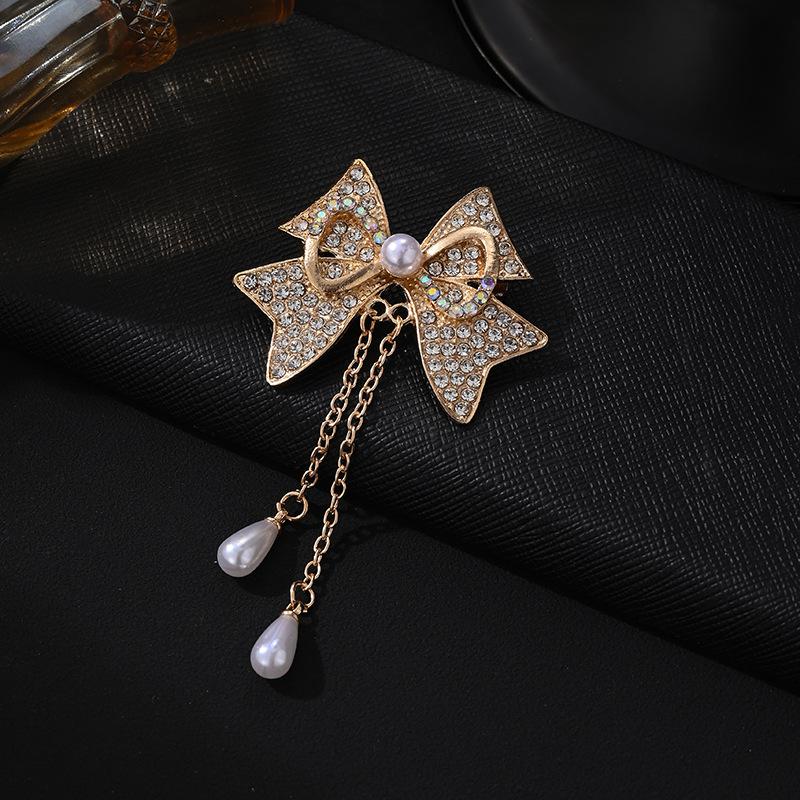 Elegant Alloy Butterfly Brooch with Rhinestone Flowers and Tassel for Women's Balls