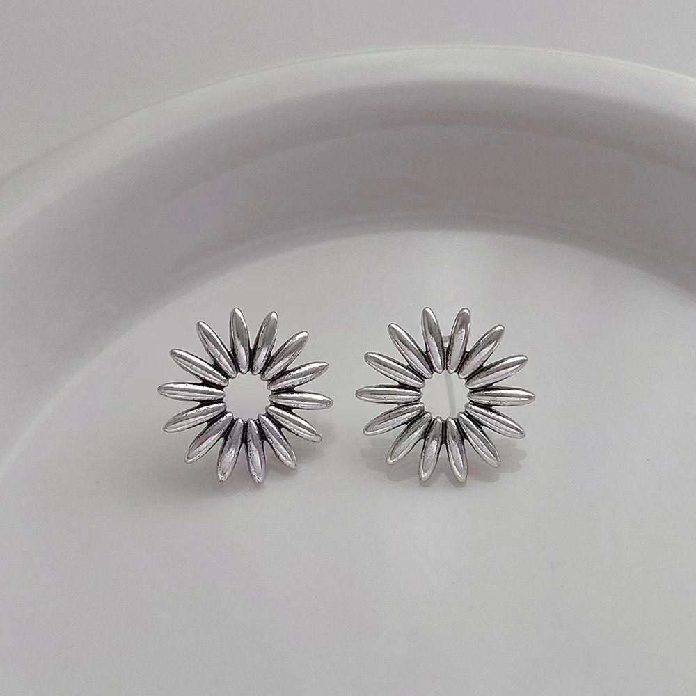 Elegant Sunflower Earring Exaggerated Statement Jewelry Retro Earrings for Women