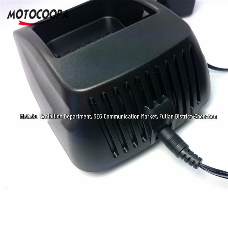 Зарядное устройство KSC32 для двусторонних радиостанций Kenwood NX200, TK3180, TK2180, NX300