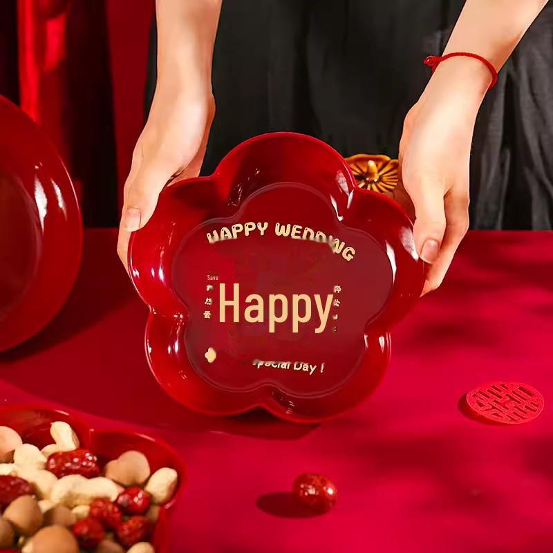 Красная праздничная свадебная тарелка с конфетами и сухофруктами для помолвки или гостиной