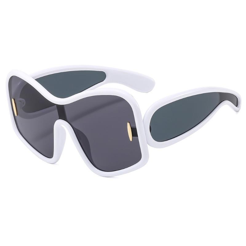 Non-polarized Oversized One-Piece Shield Sunglasses Women Luxury Brand Punk Square Eyewear Vintage Big Frame Rivets Sun Glasses for Men Goggle