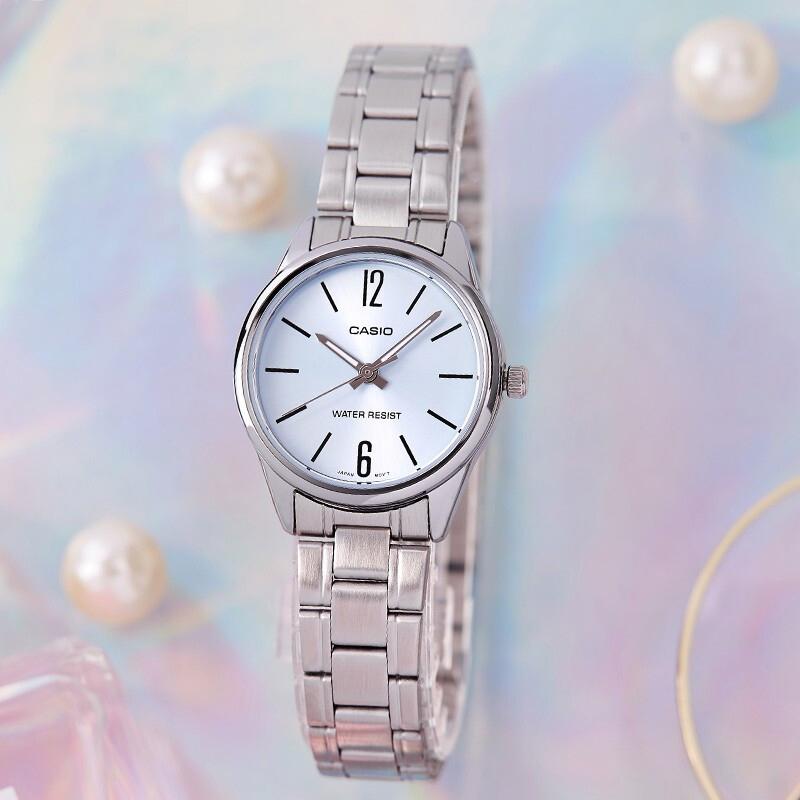 Casio Женские часы стандартной серии Синие LTP-V005D-2B LTP-V005D-2B