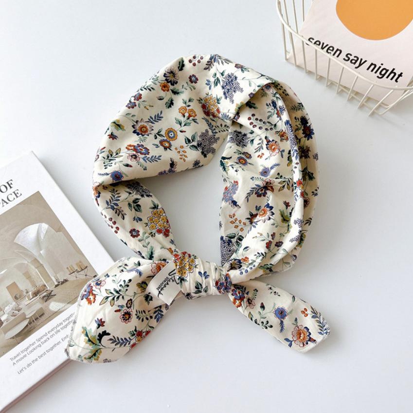 Silk-Blend Women's Square Scarf for Neck Protection - Ideal for Spring, Autumn, and Summer Outfits