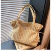 New Large-capacity Tote Women's Bag, Simple Casual Commuting Handbag, High-value Pleated Drawstring Shoulder Bag.