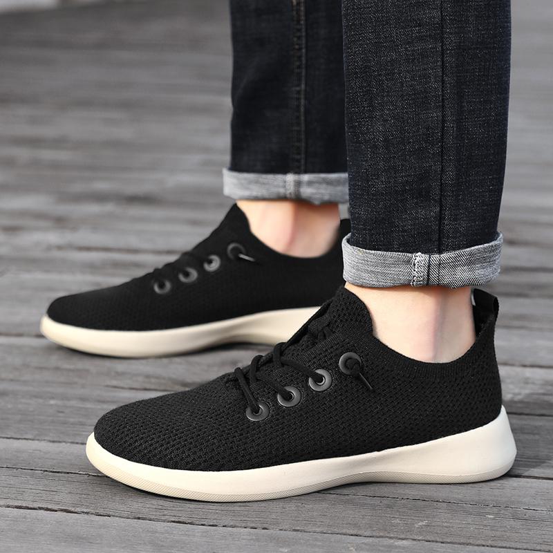 Ultra-light,breathable,lightweight and Comfortable Casual Walking Shoes,for Both Men and Women.One-piece Sports and Casual Shoes