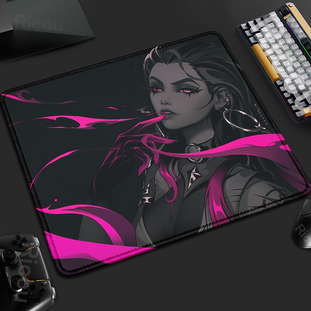 Коврик для мыши с персонажем игры Valorant XS HD Печать Компьютерный Маленький Размер Запирающий Край Нескользящий Настольный Коврик 40x45см Клавиатура ПК Ковер