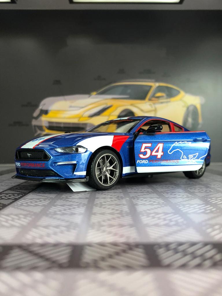 LLI6 CCA 1:34 симуляция сплав цинка Ford Mustang GT 2018 модель автомобиля, статический орнамент, металлический коллекционный подарочный автомобиль