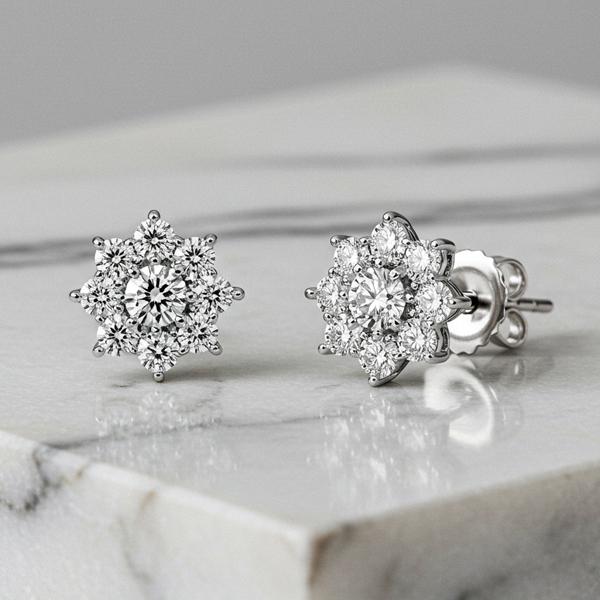 Серьги Maison De She с муассанитом и лабораторным бриллиантом Цветок
