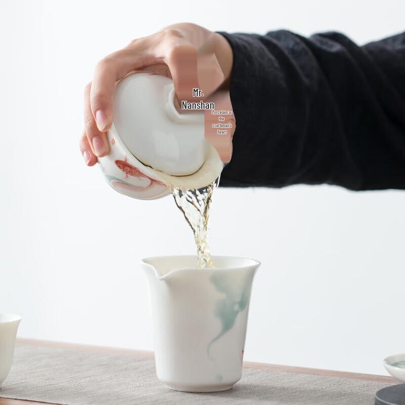 Наньшань Мистер. Простой парчовый керамический гайвань «Лотос»