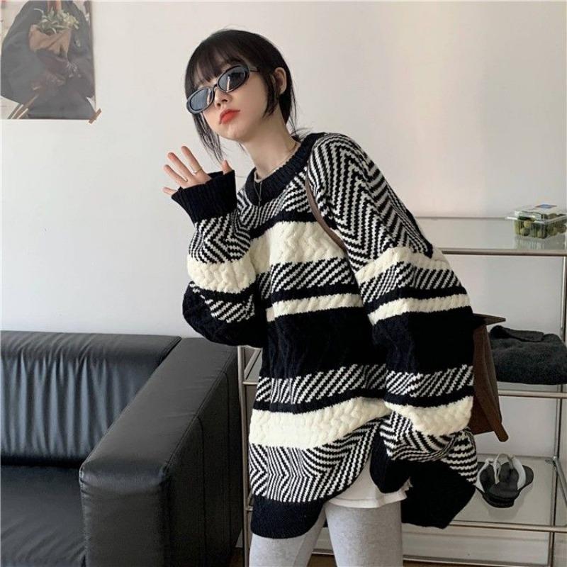 Полосатый свитер средней длины для женщин. Осенне-зимний свободный пуловер в ленивом стиле с верхним вязаным свитером.