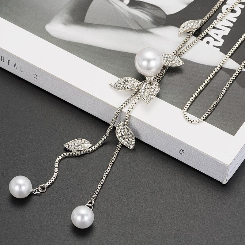 Japan and Korea fashion personalized leaves summer festival high-rise pearl fringed sweater chain long versatile accessories necklace