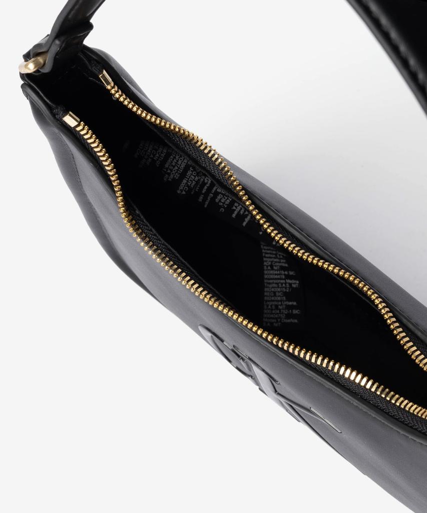 Сумка через плечо LV04F3230G С ПОДНЯТЫМ ЛОГОТИПОМ CK МАЛЕНЬКАЯ СУМКА ЧЕРЕЗ ПЛЕЧО [Calvin Klein] Женская ЧЕРНЫЙ/Черный [Б/У]