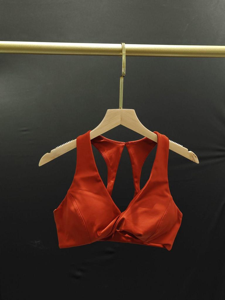 Женский костюм для йоги в европейском и американском стиле: Стильный спортивный топ для пилатеса с красивым дизайном спины