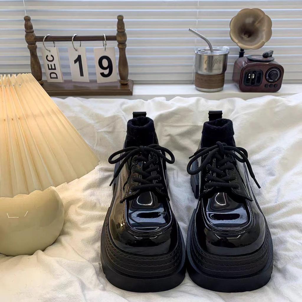 Туфли на шнуровке с большой головкой из маленькой кожи для женщин, новые модели весна-осень, белые, облегающие, в ретро британском стиле, туфли-одинарки на высокой платформе для женщин