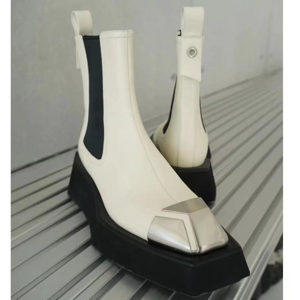 Мода 2025 Новые Металлический Квадратный Носок Платформа Платформа Челси Ботинки Показывать Тонкие Черные Короткие Ботинки Женские Британский Фан Автомобильные Ботинки