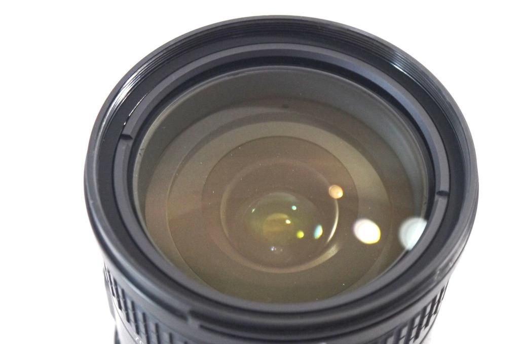 Зум-объектив Nikon DX NIKKOR ED VR II, разработанный эксклюзивно для камер формата Nikon DX, AF-S 18-200mm f/3.5-5.6G, с высоким коэффициентом увеличения.