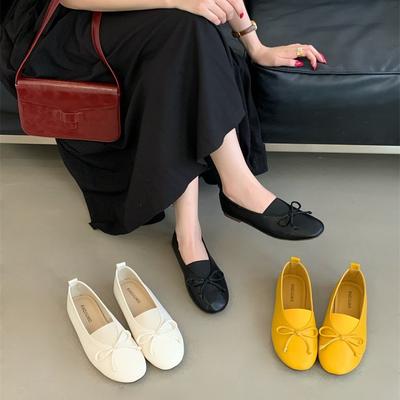 Лето 2025 новый дизайн с одним ремешком, туфли-балетки с круглым носком на плоской подошве, женская модная универсальная популярная модель с мелким вырезом